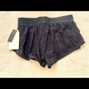 Lululemon City Sky Run by Shorts Black Size 6